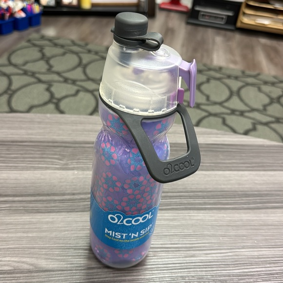 O2Cool Mist N’ Sip stay cool water bottle - Picture 2 of 2